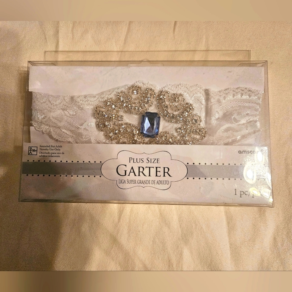 Elegant White Plus Size Garter with Blue Accent